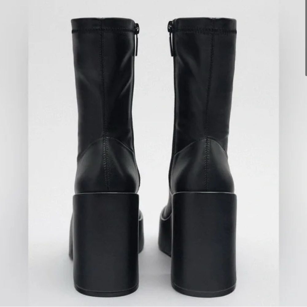 ZARA PLATFORM HEELED ANKLE BOOTS
BLACK - Picture 9 of 10